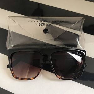 Quay OTL II Desi Perkins Sunglasses